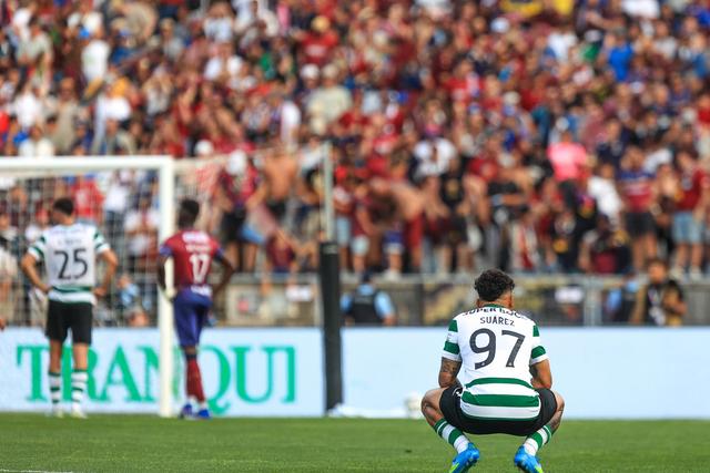 Plantel deixou pálida imagem na despedida da época e já aponta ao futuro imediato - Foto: IMAGO