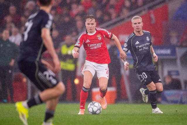 Schjelderup viveu noite de sonho contra o Real Madrid a 28 de janeiro — Foto: IMAGO