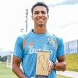 Alberto Costa com o troféu nas mãos - Foto: FC Porto