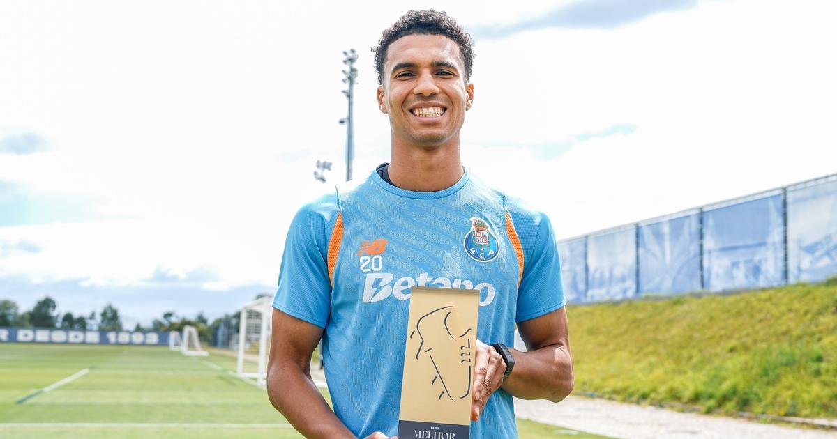 FC Porto: Alberto Costa eleito melhor jovem do mês