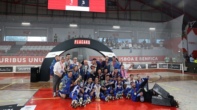 Vídeo motivacional mostrado aos jogadores do FC Porto até lembrou a Luz às escuras