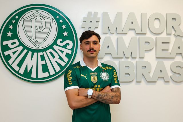 OFICIAL: Abel Ferreira recebe reforço para o meio-campo