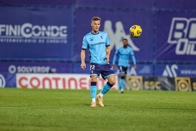 Oficial: Busnic assina em definitivo pelo Vizela