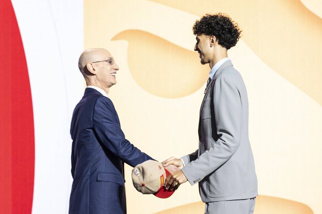 NBA: Atlanta Hawks escolhem Zaccharie Risacher com a primeira 'pick' do 'draft'