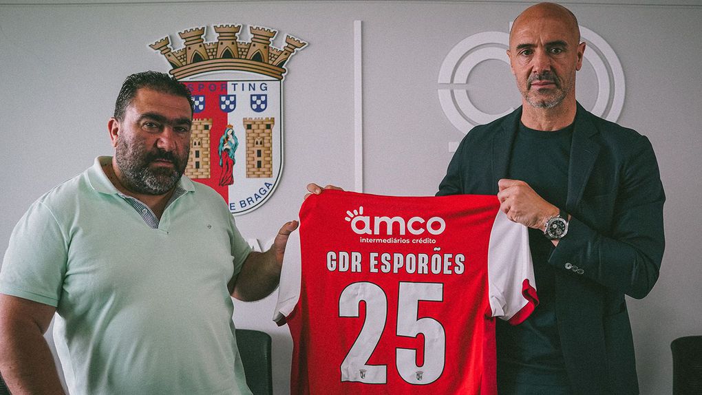 Jorge Ferreira, presidente do Esporões (à esquerda), e Hugo Vieira, vice-presidente e diretor da formação do SC Braga (à direita), apresentaram o protocolo (Foto: SC Braga)