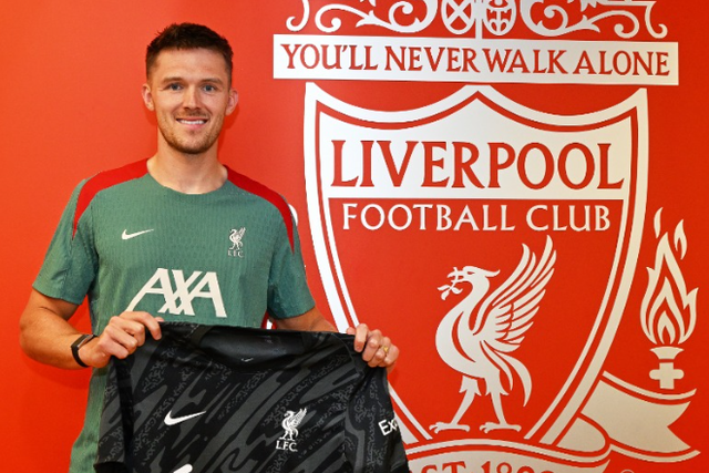 Mercado oficial: Liverpool anuncia reforço para a baliza