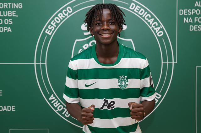 Fernando Gabriel, avançado angolano de 14 anos - Foto: Sporting CP
