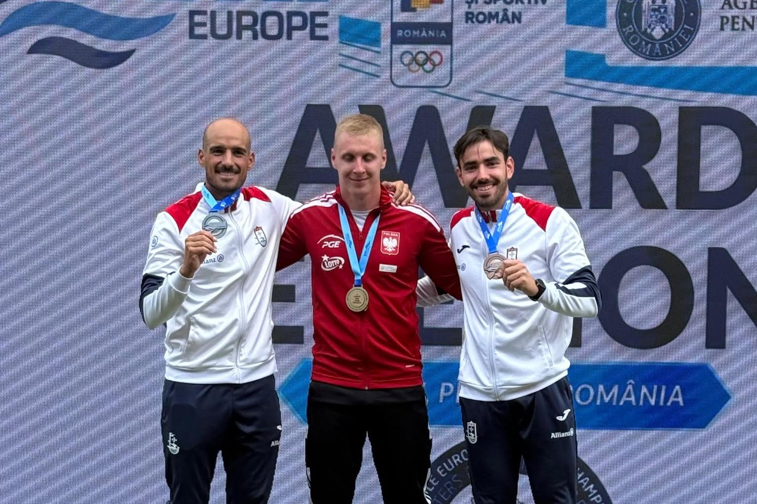 Rui Lacerda, medalha de prata e Ricardo Coelho, medalha de bronze na Roménica. Foto FPC