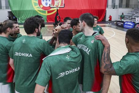 No primeiro jogo particular com a Suíça, os Linces perderam  por 79-84. Foto FPB