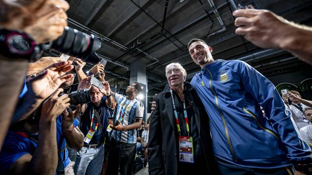 Macaya e Scaoloni até tiraram foto juntos