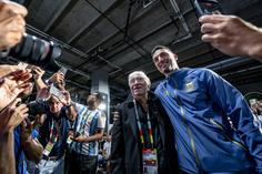 Macaya e Scaoloni até tiraram foto juntos