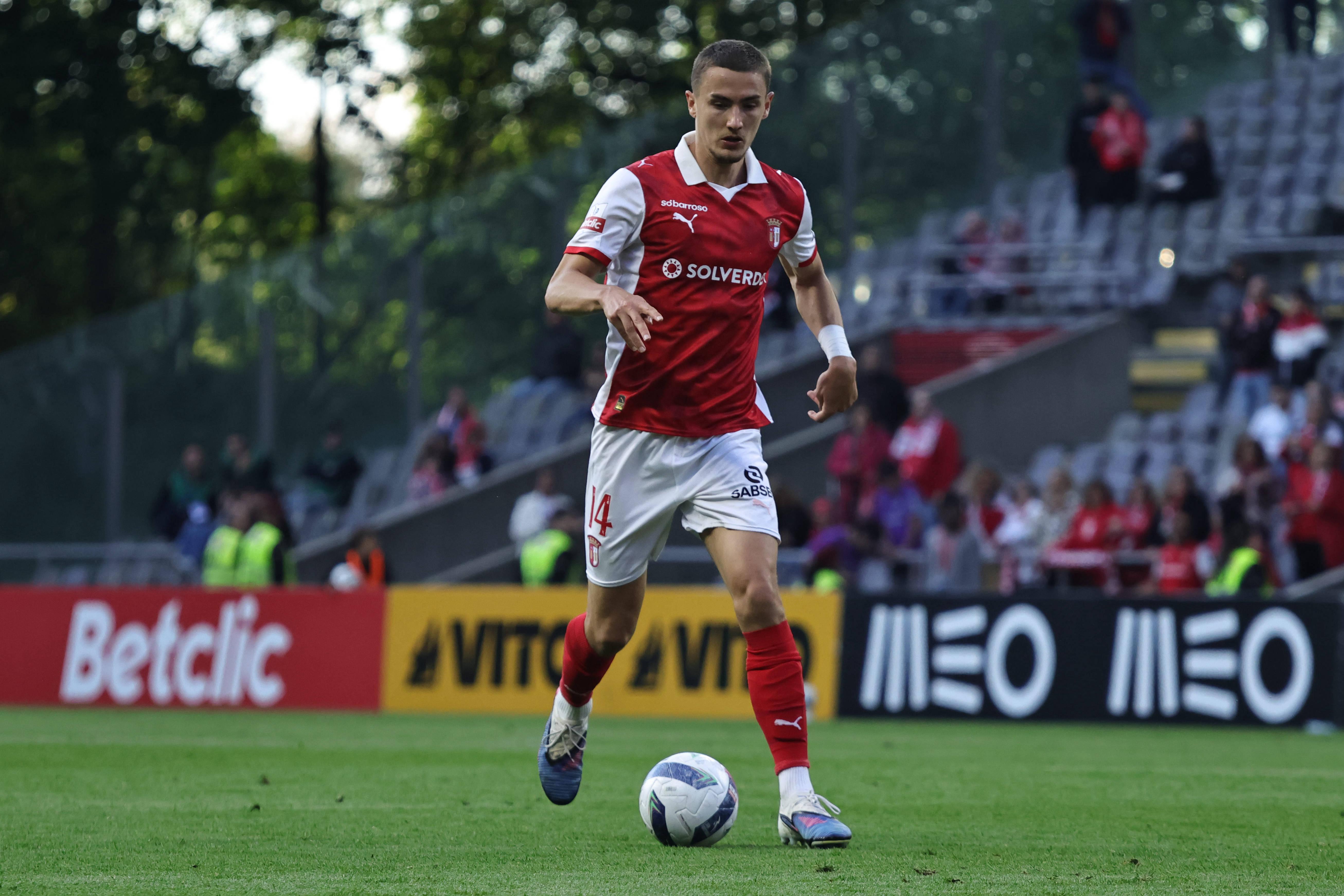 Gustaf Lagerbielke impôs-se de imediato desde que chegou ao SC Braga e na seleção da Suécia também tem estatuto de indiscutível