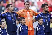 Muslera foi titular e saiu ao intervalo por opção própria