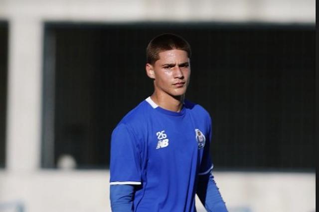 Seif Costa é campeão pelos sub-17 do FC Porto - Foto: Instagram/Seif Costa