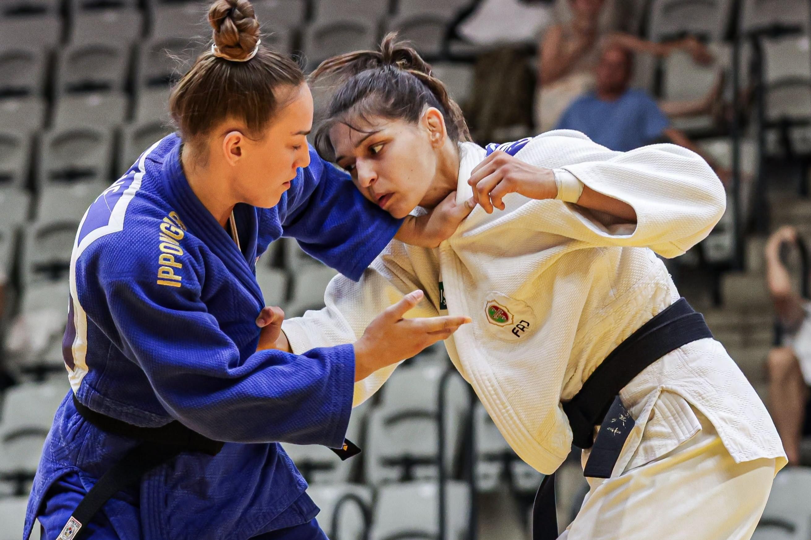 Joana Crisóstemo subiu ao lugar mais alto do pódio após cinco combates. Foto COP