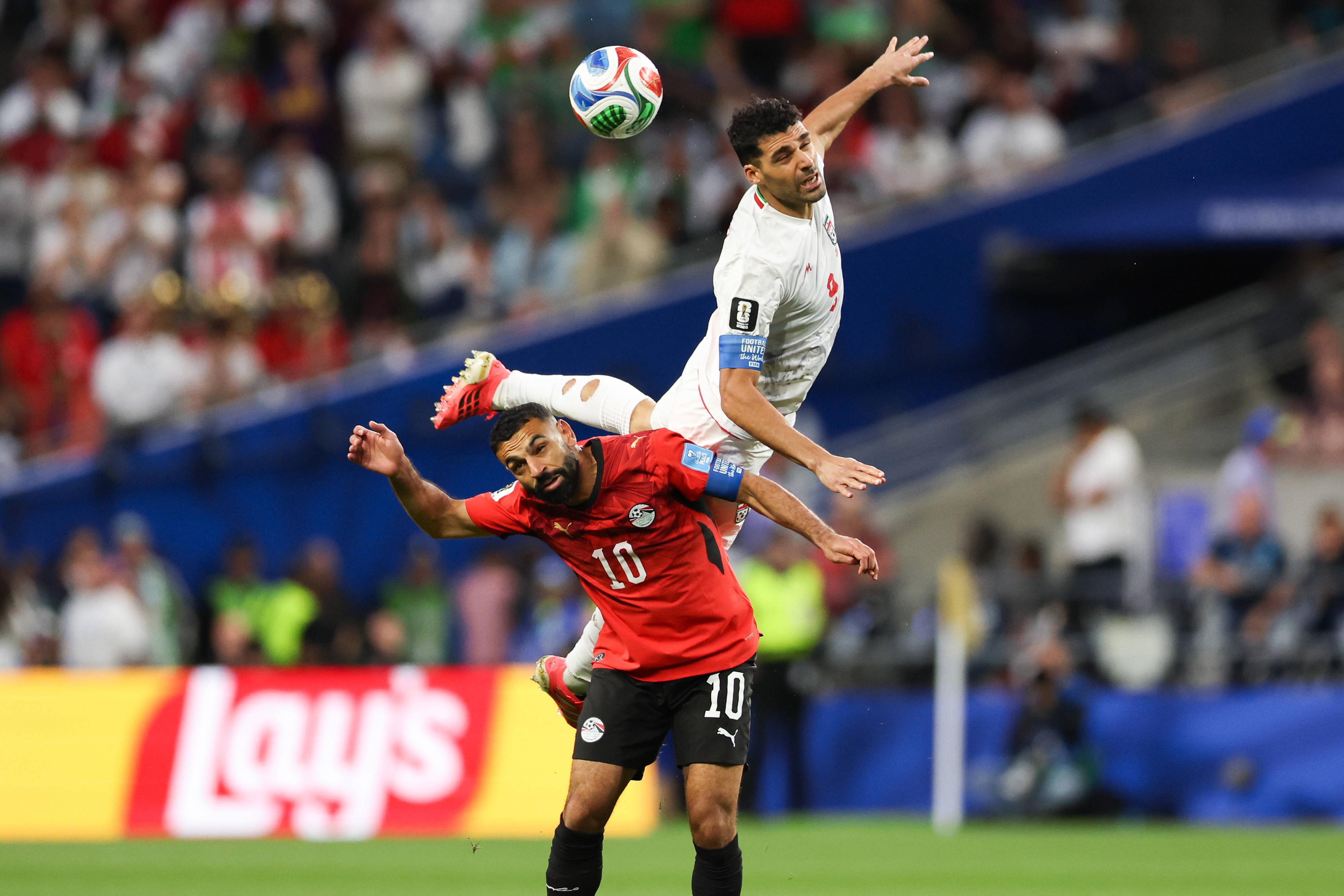 Taremi e Mohamed Salah no empate do Irão com o Egito, que ditou o apuramento dos faraós