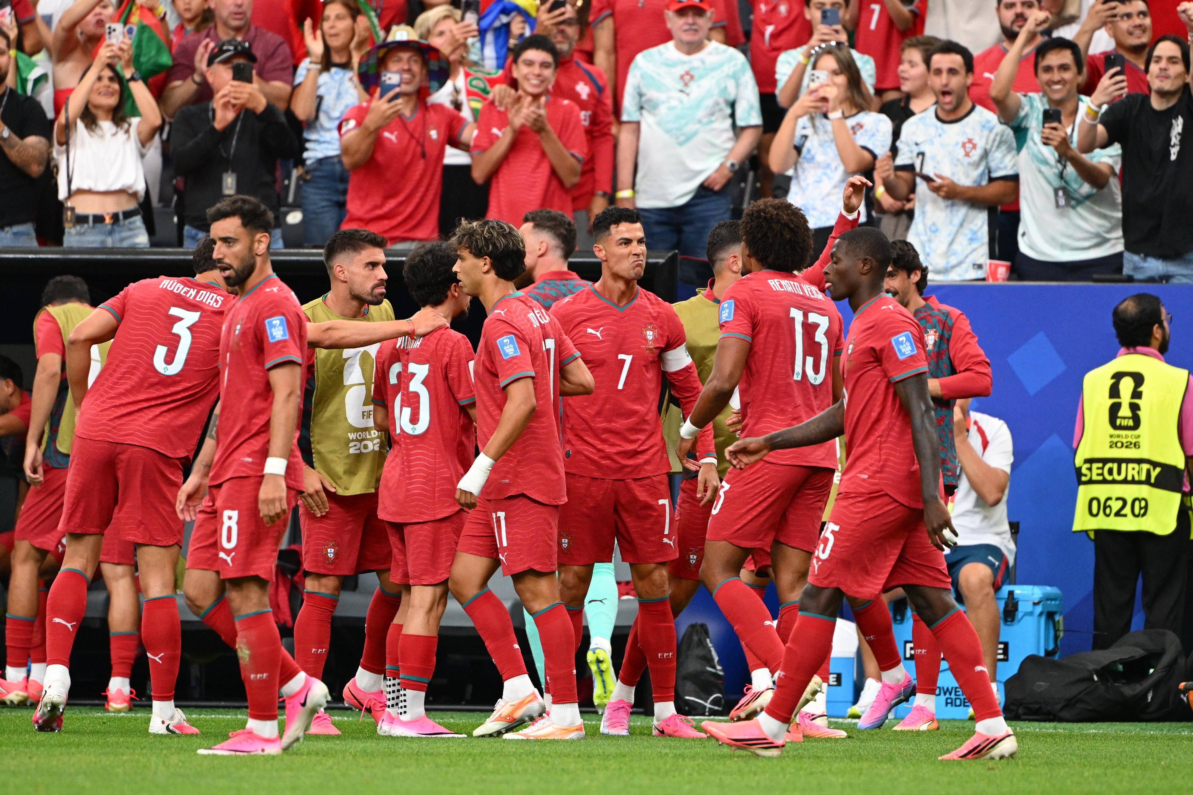 Portugal goleou o Uzbequistão por 5-0