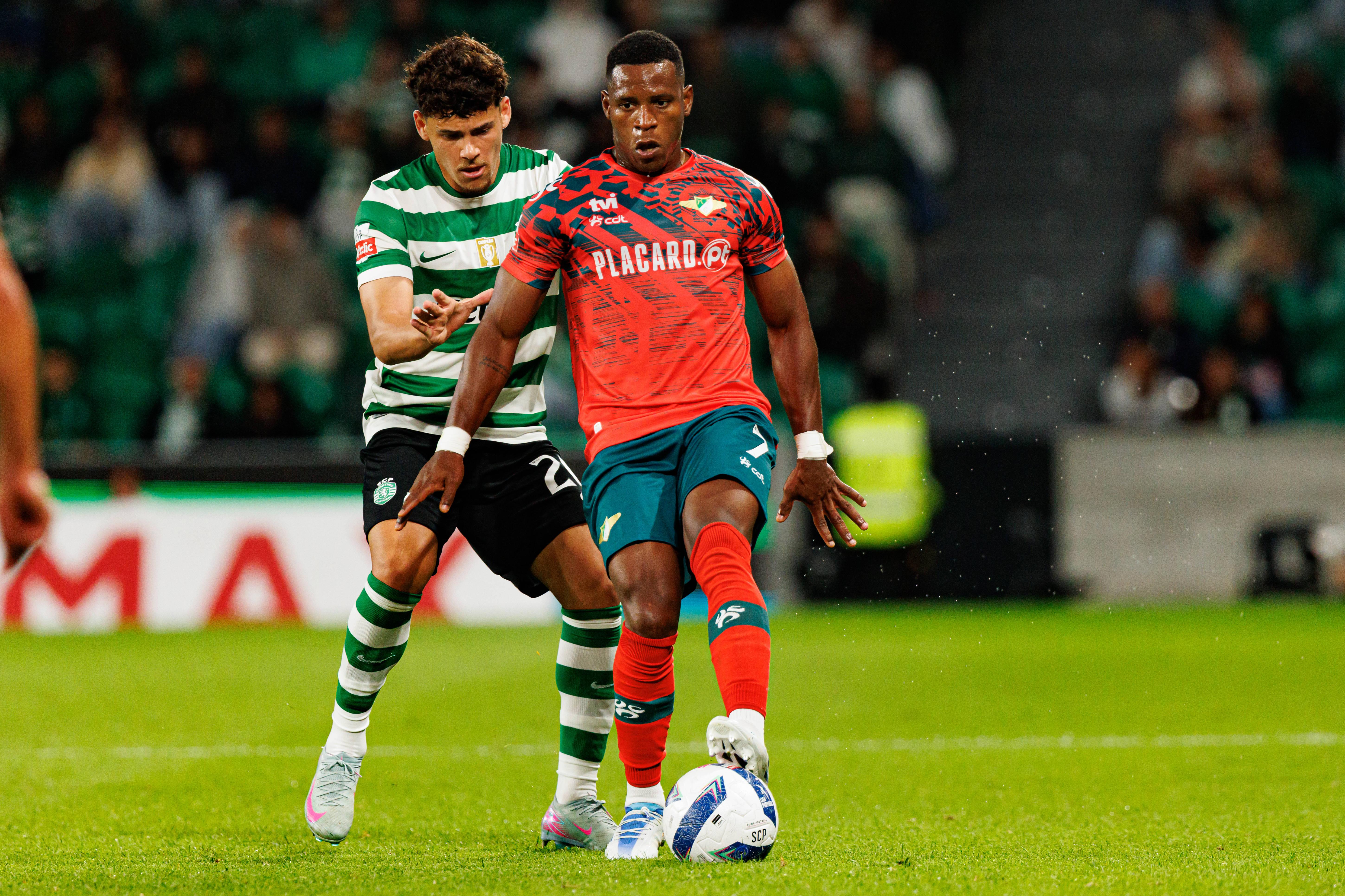 Cédric Teguia está de saída do Moreirense e vai regressar a Espanha, para representar o Ceuta