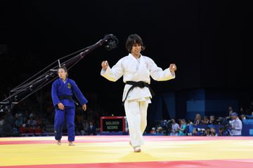 Seleção no Japão, Catarina combate de madrugada