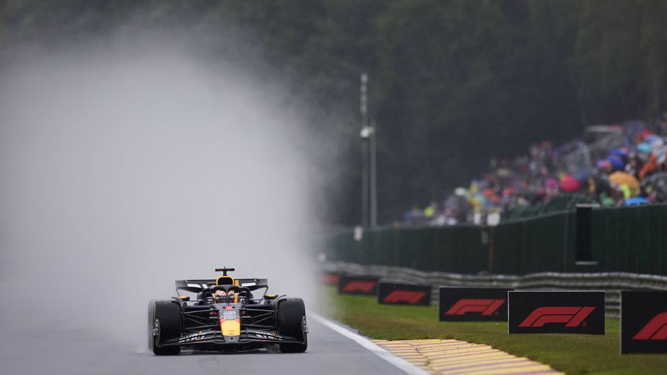 Verstappen foi o mais rápido, mas é Leclerc quem parte da 'pole' em Spa-Francorchamps