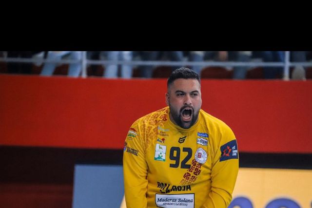 Guarda-redes de andebol do Sporting estreia-se com vitória