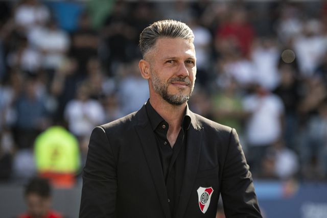 Martín Demichelis no comando técnico do River Plate frente ao Boca Juniors, seu rival
