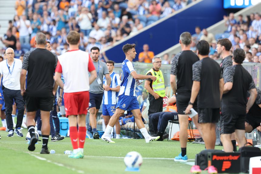 Gabri Veiga a regressar aos balneários no Dragão