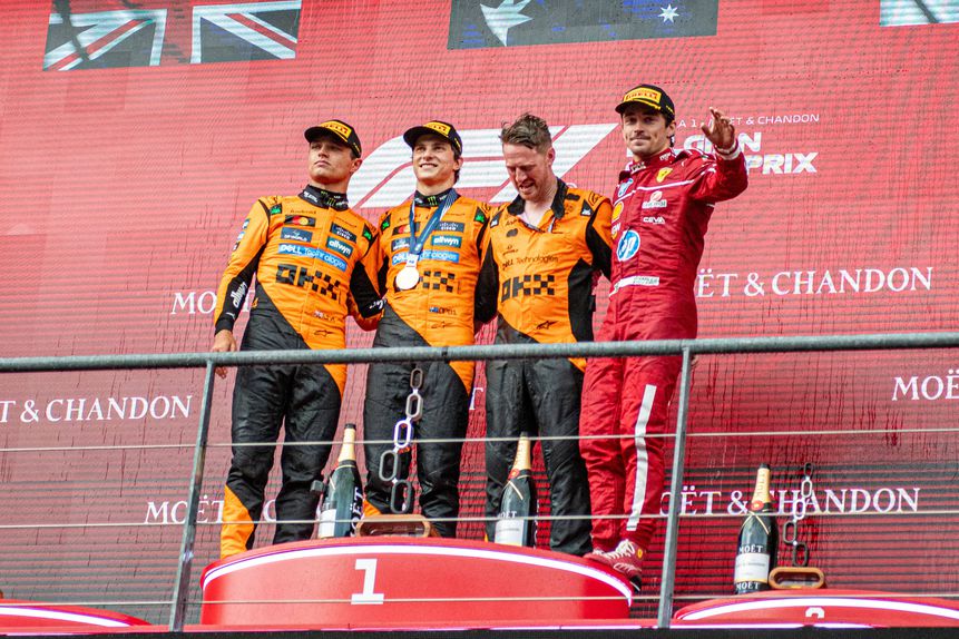 Oscar Piastri responde aos dois triunfos consecutivos de Lando Norris e volta a distanciar-se na liderança do Mundial de pilotos