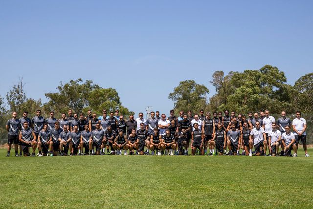 Plantel do Vitória de Guimarães para a época 2025/26 (Foto: @VitoriaSC1922)