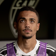 Rômulo no banco de suplentes do Atlético Mineiro