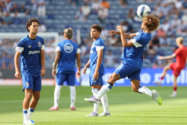 A numeração do plantel do FC Porto: camisola 2 (ainda) sem dono