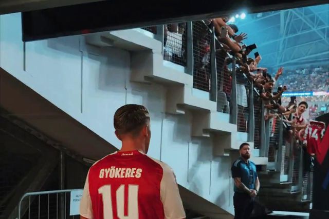 Gyokeres ovacionado na primeira aparição como jogador do Arsenal