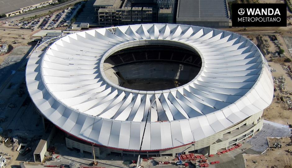 Estádio Metropolitano, Atlético Madrid: o lenço de seda que cobre os mais de 70 mil lugares é uma estrutura independente das bancadas, fazendo deste um recinto único (Foto: Atl. Madrid)
