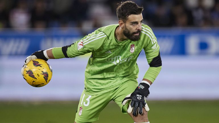 Mercado Moreirense: André Ferreira apontado aos cónegos
