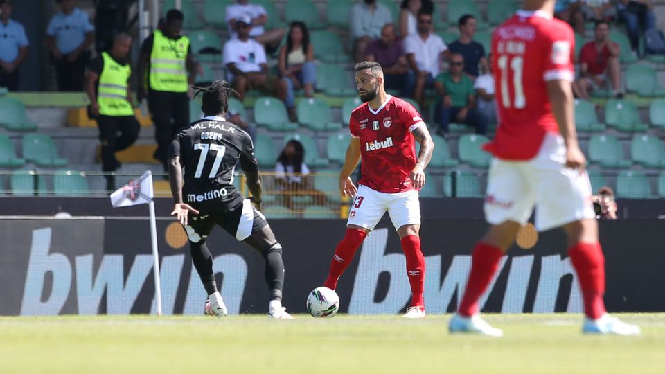 Luís Rocha: 'talismã' das subidas de volta para fixar Santa Clara na Liga