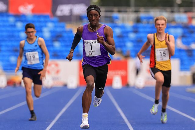 Miúdo de 14 anos bate recorde do Mundo dos 100 metros