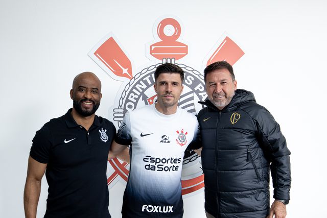 Oficial: de despromovido no Chaves a reforço do Corinthians