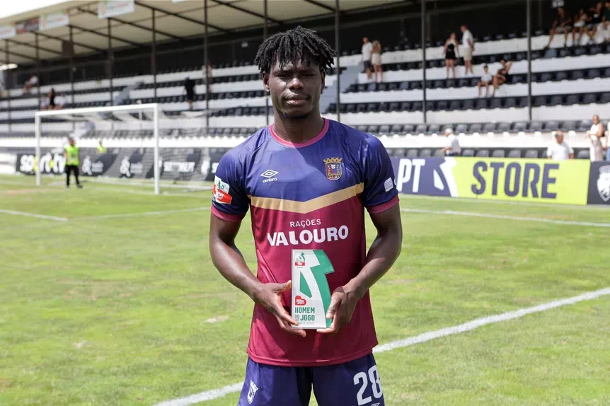 Jovem defesa-central costa-marfinense destacou-se em Torres Vedras e muda-se para o futebol francês (Foto: D. R.)