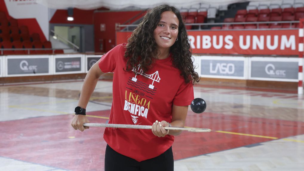 Leonor Coelho na apresentação pelo Benfica Foto: SL Benfica