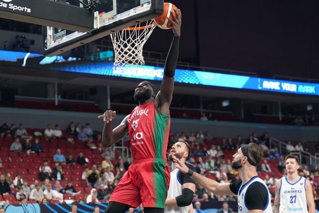 EuroBasket: «Não conseguimos controlar o Queta»