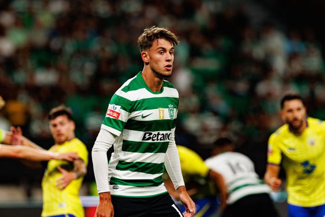 Vagiannidis, lateral-direito grego de 24 anos - Foto: IMAGO