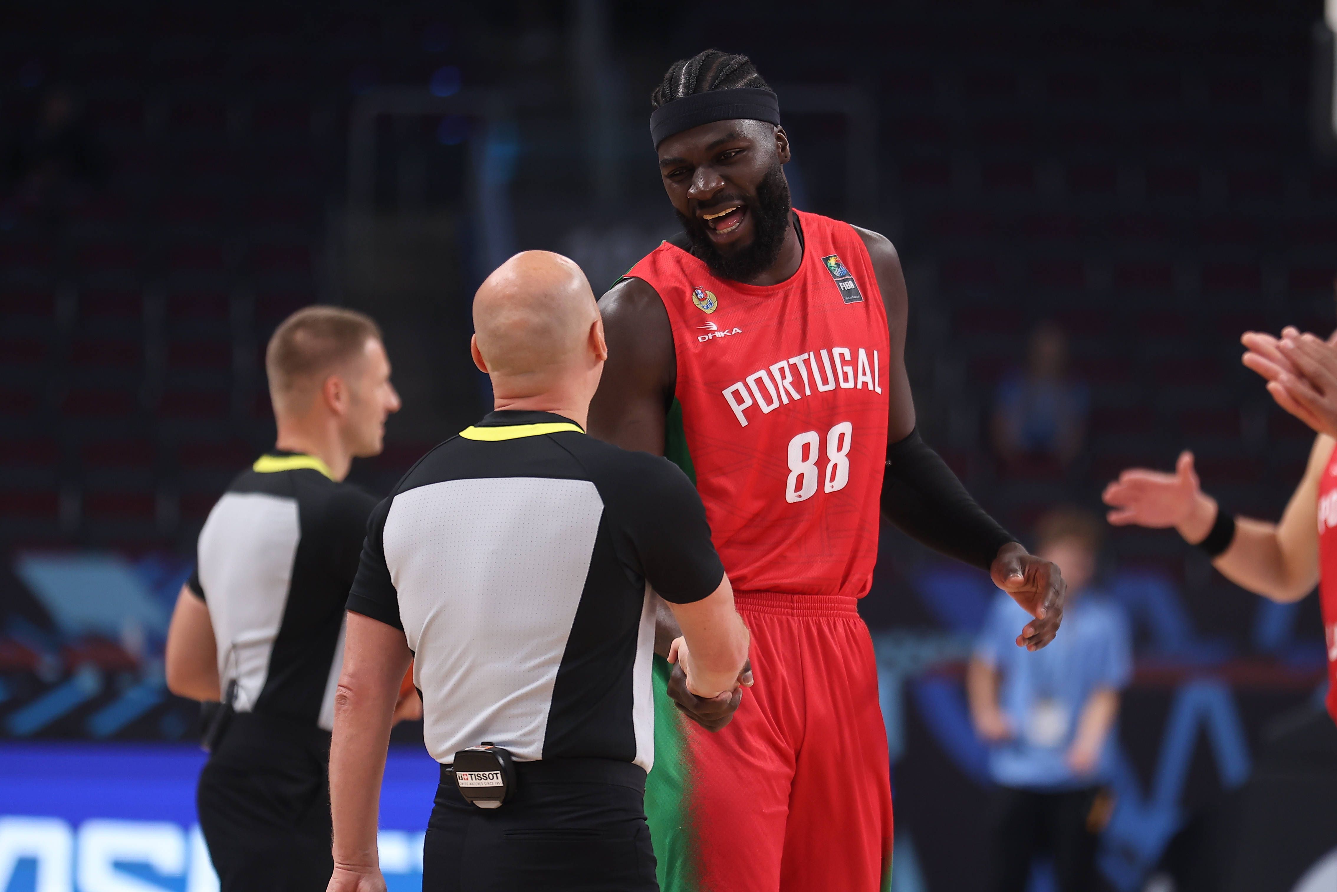 Neemias Queta durante o Portugal-Chéquia no EuroBasket