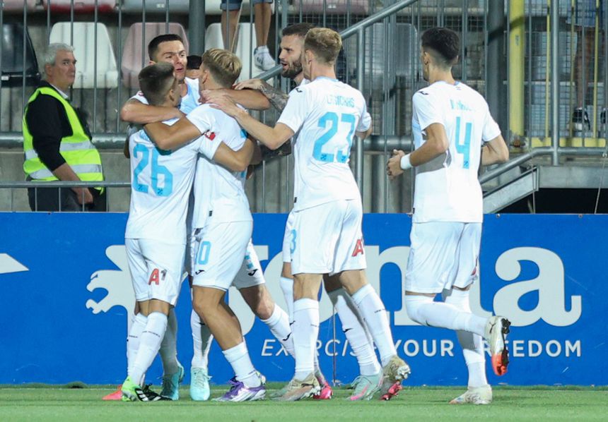 Rijeka celebra golo diante do NK Varazdin