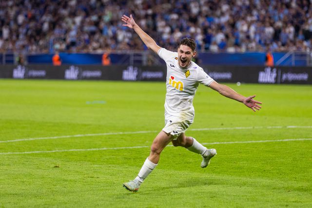 «Há dois anos fiquei efetivo numa empresa, agora jogo a Champions»