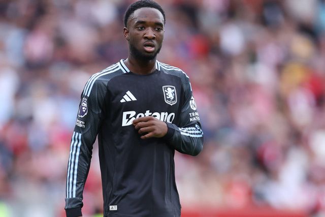 Lamare Bogarde, jogador do Aston Villa