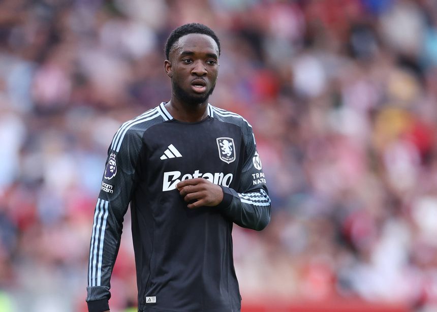 Lamare Bogarde, jogador do Aston Villa