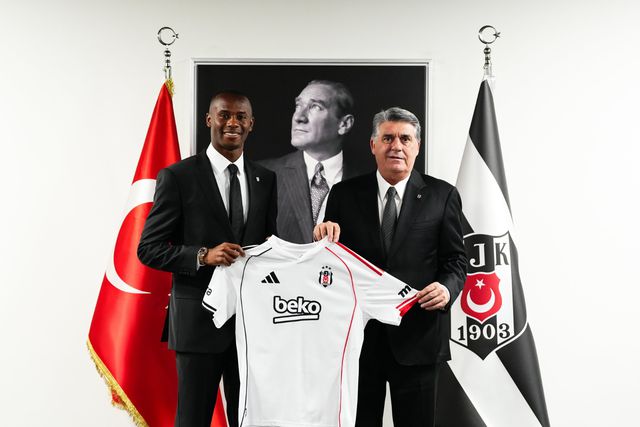 Tiago Djaló já é jogador do Besiktas (Foto: Besiktas JK)