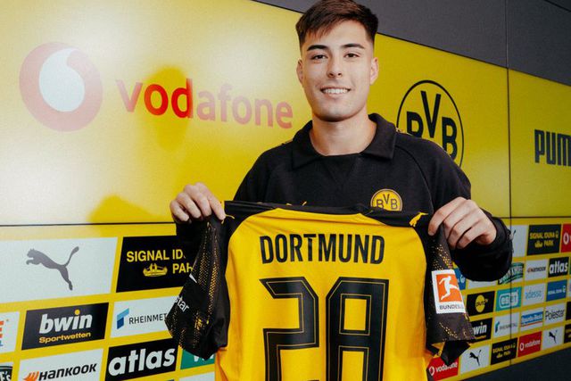 Oficial: Borussia Dortmund contrata mais um jogador ao Chelsea