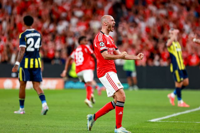 Fredrik Aursnes na vitória por 1-0 frente ao Fenerbahçe  Foto: IMAGO