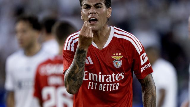 Enzo Barrenchea no Aarhus-Benfica